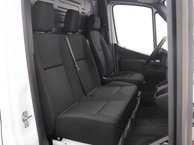 Mercedes-Benz SPRINTER 317 CDI | L2 H2 | PRO | AUT. | 170 PK | W73 BREDE ACHTEROPSTAP | LAADRUIMTE PAKKET | AIRCO | CRUISE CONTROL | ACHTERUITRIJCAMERA | 3-ZITS | MULTIFUNCTIONEEL STUURWIEL | CERTIFIED