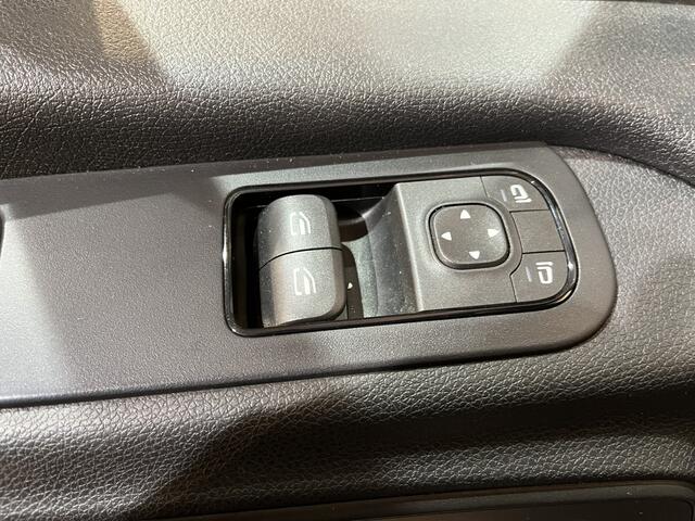 Mercedes-Benz SPRINTER 315 CDI L3 RWD Open Laadbak / Euro 6 / Airco / MBUX / CarPlay / Navigatie / 3-Zits / 82.000 KM !!