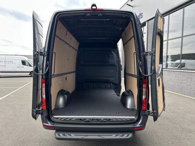 Mercedes-Benz SPRINTER 317 CDI L2 H2 Pro LED / MBUX / Navigatie / Camera / Parkeersensoren / Cruise control / Airco / 270 Graden achterdeuren