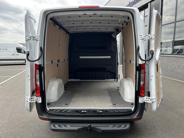 Mercedes-Benz SPRINTER 215 CDI L1 H1 / Trekhaak / Cruise control / Airco / 270 Graden achterdeuren