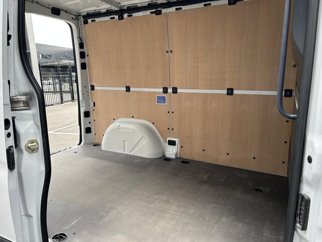 Mercedes-Benz SPRINTER 215 CDI L1 H1 / Trekhaak / Cruise control / Airco / 270 Graden achterdeuren