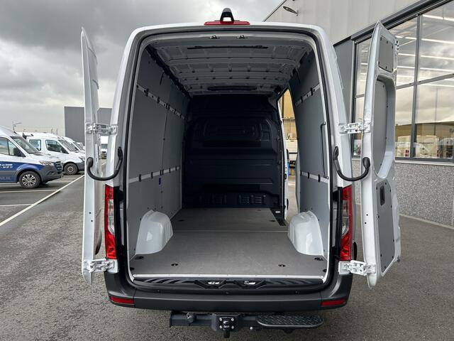 Mercedes-Benz SPRINTER 315 CDI RWD L2 H2 Pro MBUX / Trekhaak / Camera / Cruise control / Airco / 270 Graden achterdeuren