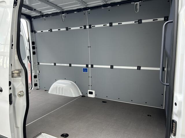 Mercedes-Benz SPRINTER 315 CDI RWD L2 H2 Pro MBUX / Trekhaak / Camera / Cruise control / Airco / 270 Graden achterdeuren