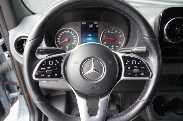 Mercedes-Benz SPRINTER 319 3.0 CDI V6 L2H1 AUT. LED, TREKHAAK, 360 CAMERA, ADAPT. CRUISE, MBUX 10'', STOELVERWARMING, STANDKACHEL, NAVI, CLIMA, PARKEERSENSOREN, CARPLAY