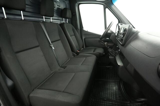 Mercedes-Benz SPRINTER 314 CDI 143PK L2H2 | Airco | Camera | Cruise | 3 Zits | Trekhaak | Carplay