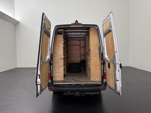Mercedes-Benz SPRINTER 317CDi Automaat L2H2 | 3500Kg Trekhaak | Navigatie | Camera | 3-Zits | Airco | Cruise