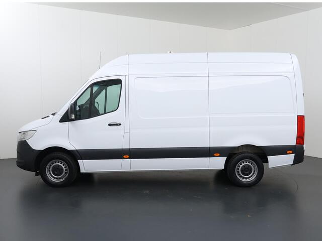 Mercedes-Benz SPRINTER 316 CDI | Aut. | L2 H2 | 3500 KG Trekhaak | 3-zits | Trekhaak | Navigatie | Parkeercamera | Airco | Cruise Control