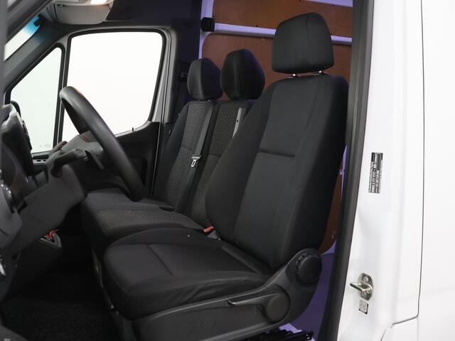 Mercedes-Benz SPRINTER 316 CDI | Aut. | L2 H2 | 3500 KG Trekhaak | 3-zits | Trekhaak | Navigatie | Parkeercamera | Airco | Cruise Control