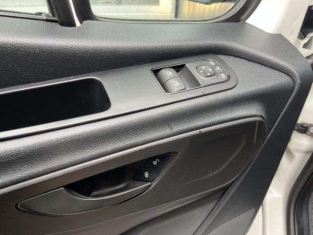 Mercedes-Benz SPRINTER 314 2.2 CDI L2H2 Dhollandia Laadklep Airco Cruise controle Werkverlichting Stuurwielbediening Apple carplay 2-Persoons Leder Euro 6