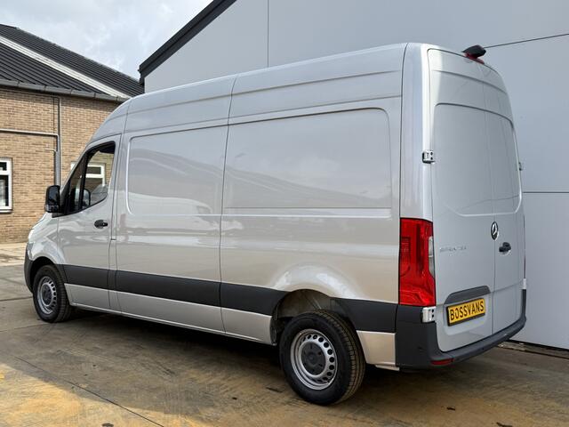 Mercedes-Benz SPRINTER 215 1.9 CDI Automaat L2H2 MBUX Climate Control Camera Carplay Parkeersensoren V+A