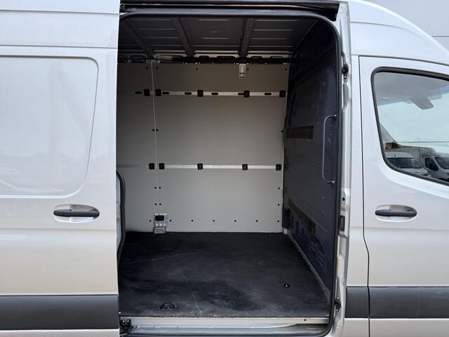 Mercedes-Benz SPRINTER 215 1.9 CDI Automaat L2H2 MBUX Climate Control Camera Carplay Parkeersensoren V+A