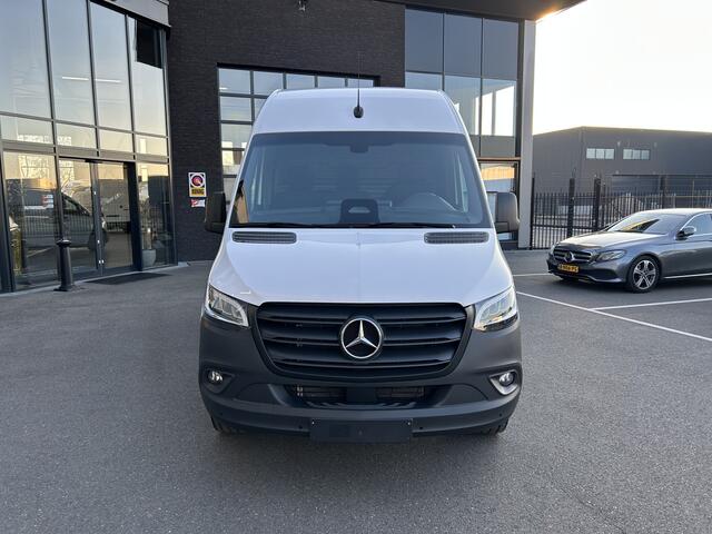 Mercedes-Benz SPRINTER 317 CDI L2 H2 Pro LED / MBUX / Navigatie / Camera / Parkeersensoren / Cruise control / Airco / 270 Graden achterdeuren