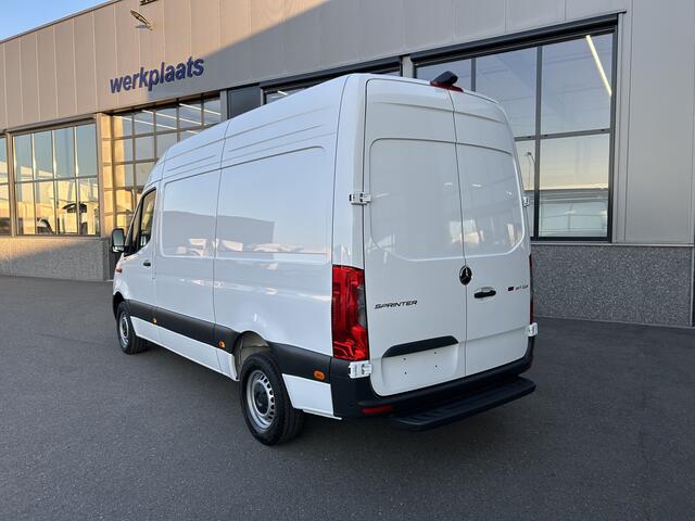 Mercedes-Benz SPRINTER 317 CDI L2 H2 Pro LED / MBUX / Navigatie / Camera / Parkeersensoren / Cruise control / Airco / 270 Graden achterdeuren