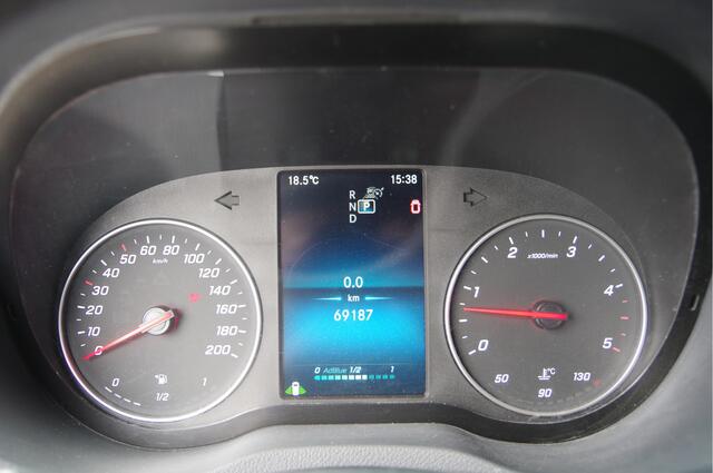 Mercedes-Benz SPRINTER 319 3.0 CDI V6 L2H2 AUT. LED, 3.5T TREKHAAK, 360 CAMERA, ADAPT. CRUISE, MBUX 10'', NAVI, CLIMA, PARKEERSENSOREN