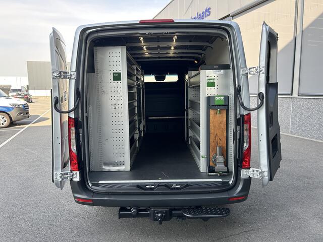 Mercedes-Benz SPRINTER 315 CDI L2 H1 RWD 3500KG Trekhaak / BOTT Inrichting / MBUX 10.25 / Navigatie / Cruise control / Airco / 270 Graden achterdeuren