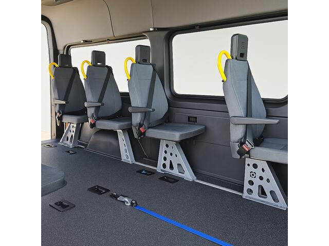 Mercedes-Benz SPRINTER FIT5 vloer: 8 klapstoelen, 4 rolstoelplekken