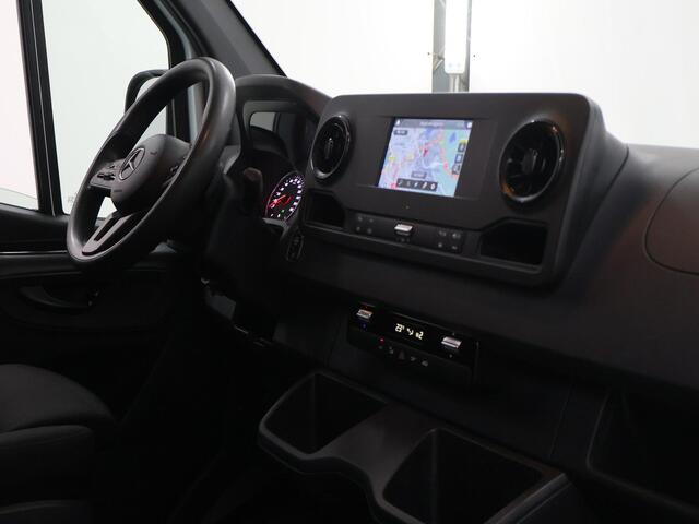 Mercedes-Benz SPRINTER 317 CDI | Aut. | L2 H2 | Navigatie | Parkeercamera | 2-zits | Opstaptrede achter | Cruise Control |