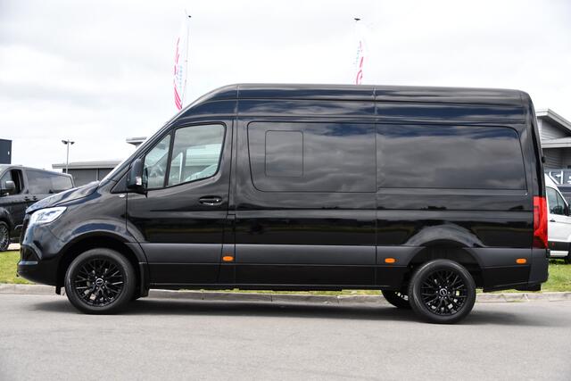Mercedes-Benz SPRINTER 319 3.0 CDI L2H2 DC Black Edition MARGE! Adaptieve Cruise, Camera, LED, Carplay, Standkachel, 10,5'' Mbux, Automaat, 3500kg Trekhaak, Uniek!