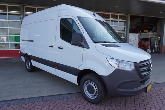 Mercedes-Benz SPRINTER 319 CDI 191PK L2H2 Pro Automaat Airco | Cruise | Camera | geveerde stoel | Trekgewicht 3.500KG