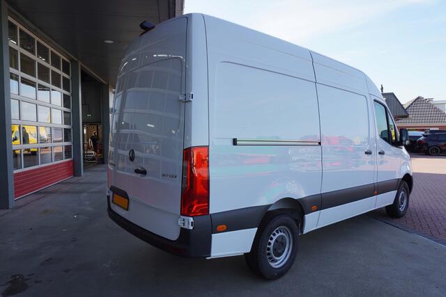 Mercedes-Benz SPRINTER 319 CDI 191PK L2H2 Pro Automaat Airco | Cruise | Camera | geveerde stoel | Trekgewicht 3.500KG