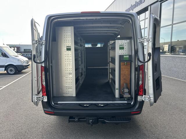 Mercedes-Benz SPRINTER 315 CDI L2 H1 RWD 3500KG Trekhaak / BOTT Inrichting / MBUX 10.25 / Navigatie / Cruise control / Airco / 270 Graden achterdeuren