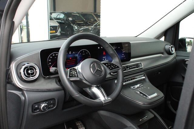 Mercedes-Benz V-KLASSE 250d / DC / AMG / Panorama / bj 2025 / 2x Elec Schuifd / 360 Camera / Vol Opties / NIEUWSTAAT