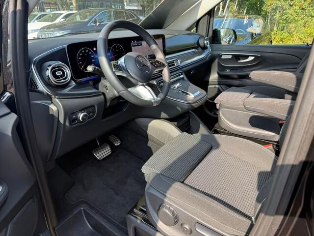 Mercedes-Benz V-KLASSE 250d L2 Style 8 Personen Nieuw Model WIDESCREEN COCKPIT DISTRONIC EL. SCHUIFDEUREN TREKHAAK LED CAMERA