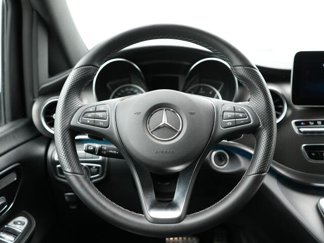 Mercedes-Benz V-KLASSE 300d Extra Lang Avantgarde Edition 8 pers | Navigatie | Voorstoelen Verwarmd | Parkeersensoren Voor én Achter | Achteruitrijcamera | Burmester Audiosysteem | Cruise Control | DAB | Dodehoekdetectie | Lane Assist | Schuifdeuren Links