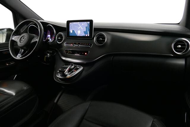 Mercedes-Benz V-KLASSE 250d Lang DC AMG Line / MARGE / Burmester Surround Sound / Rondomzicht camera / Ambienteverlichting / 19'' LMV / Dodehoek detectie / Cruise Control / Trekhaak / Elektrische schuifdeuren L + R / Navigatie / Achteruitrijcamera / Agility Control