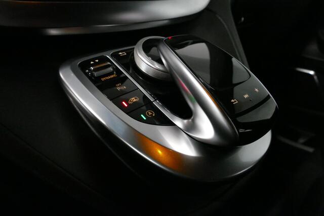 Mercedes-Benz V-KLASSE 250d Lang DC AMG Line / MARGE / Burmester Surround Sound / Rondomzicht camera / Ambienteverlichting / 19'' LMV / Dodehoek detectie / Cruise Control / Trekhaak / Elektrische schuifdeuren L + R / Navigatie / Achteruitrijcamera / Agility Control