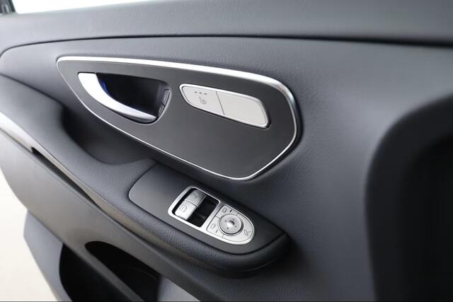 Mercedes-Benz V-KLASSE 250d L2 Style 7-ZItter Distronic Trekhaak LED 2 EL. Schuifdeuren Stuurverwarming Camera