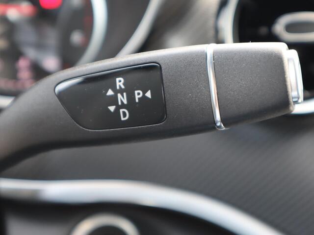 Mercedes-Benz V-KLASSE 300d XL DUBBELE CABINE AVANT. AMG