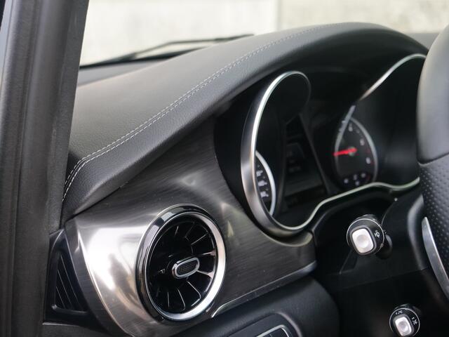 Mercedes-Benz V-KLASSE V300d | 7persoons | Exclusive | panorama | burmester | gekoelde stoelen | Vol!!