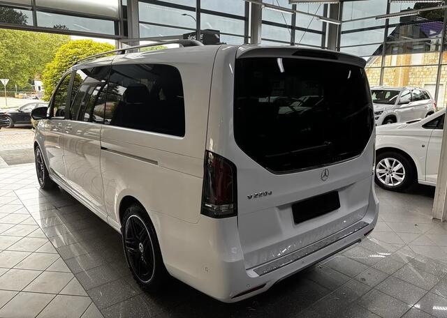 Mercedes-Benz V-KLASSE 220d L3 AMG Grijs Kenteken Distronic Trekhaak 2 EL. Schuifdeuren LED Night Pakket Stuurverwarming Stoelverwarming