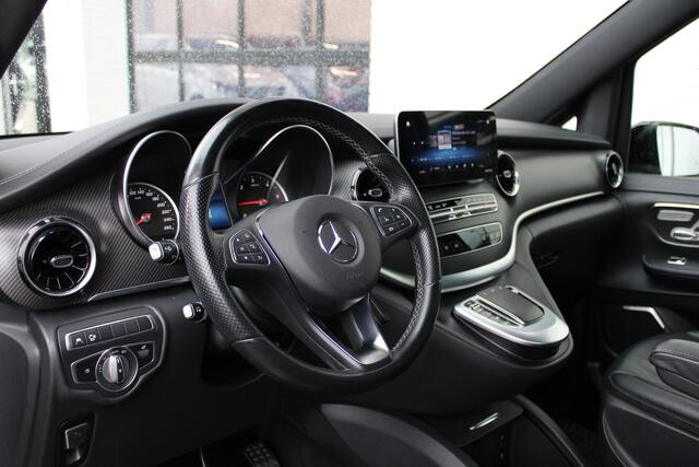 Mercedes-Benz V-KLASSE 300d / Lang / AMG / DC / Panorama / 2x Schuifdeur / Apple Carplay / 360 Camera / Leer / Nette Staat.