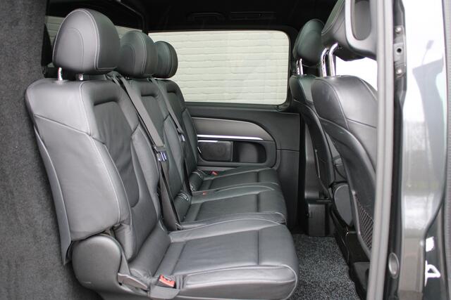 Mercedes-Benz V-KLASSE 300d / Lang / AMG / DC / Panorama / 2x Schuifdeur / Apple Carplay / 360 Camera / Leer / Nette Staat.