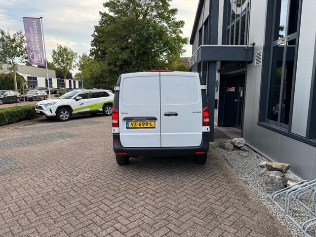 Mercedes-Benz VITO 111 CDI 3-pers, Airco, Schuifdeur, PDC, betimmering, bluetooth
