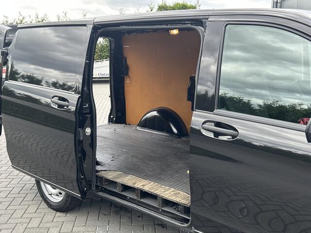 Mercedes-Benz VITO 116 CDI AUTOMAAT / L2H1 / 1e EIG. / LED / ECC AIRCO / CRUISE / NAVI / CAMERA / BLUETOOTH
