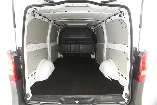 Mercedes-Benz VITO 111 CDI Lang | Airco | 3 Persoons | Trekhaak | Parkeersensoren