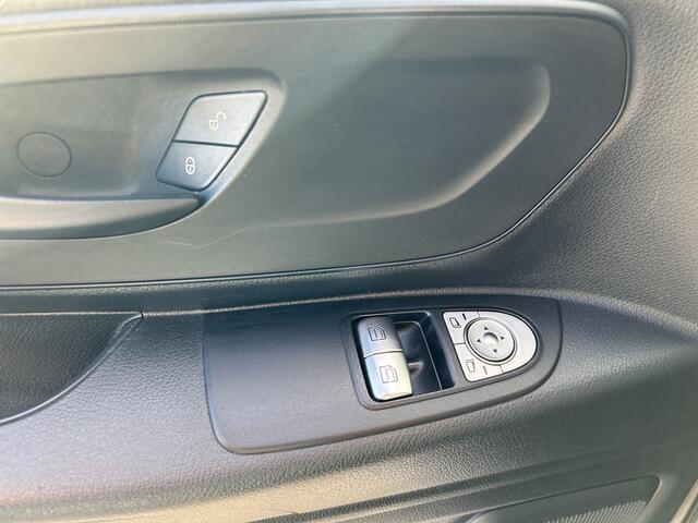 Mercedes-Benz VITO 114 CDI Lang / 9G-TRONIC / Trekhaak / Camera / Parkeersensoren / Navigatie / Cruise control / Airco / Achterdeuren