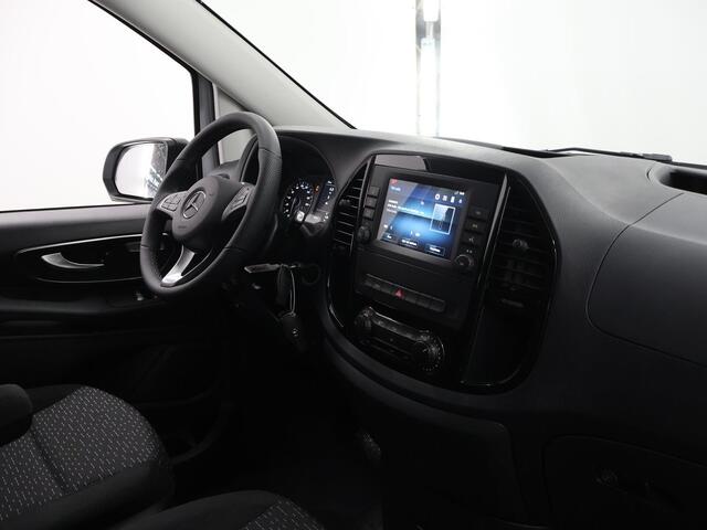 Mercedes-Benz VITO eVito 66 kWh | L2 | AUT. | AIRCO | STOELVERWARMING | BIJRIJDERSBANK | ACHTERDEUREN | 284 WLTP | LEREN STUURWIEL | MULTIFUCTIONEEL STUURWIEL | DAB+ | CHROOM INTERIEUR PAKKET | REGENSENSOR