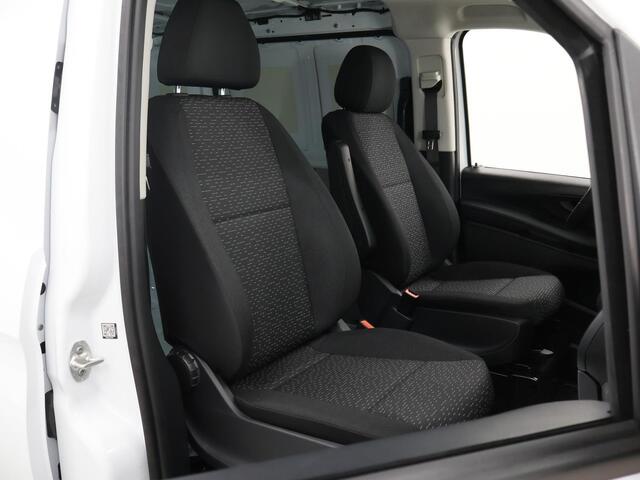 Mercedes-Benz VITO eVito Bestelwagen 66 kWh L2 | Stoelverwarming | Achterdeuren | Navigatie | Airco | Cruise Control | Schuifdeur links en Rechts |