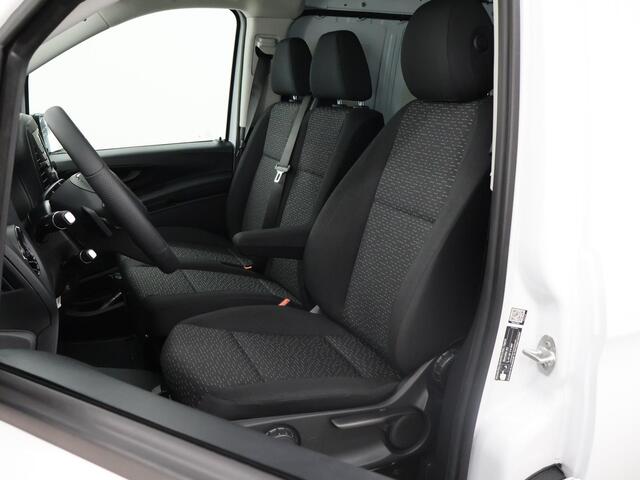 Mercedes-Benz VITO eVito Bestelwagen 66 kWh L2 | Navigatie | Achteruitrijcamera | Stoelverwarming | Cruise Control | Bijrijdersbank | Achterdeuren |