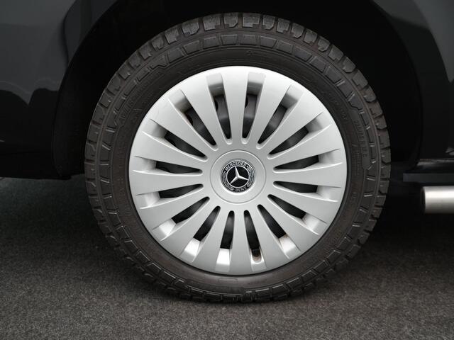 Mercedes-Benz VITO Tourer 114 CDI Base Extra Lang - 9 Persoons bus! - All Seasonbanden - Cruise Control - Achteruitrijcamera - Sidebars