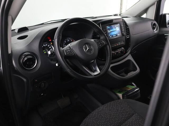 Mercedes-Benz VITO 116 CDI | Aut. | L2 Lang | Parkeercamera | Climate Control | 2-zits | Trekhaak | Sidebars | LM Velgen | LED Koplampen | Stoelverwarming | Cruise Control | Certified