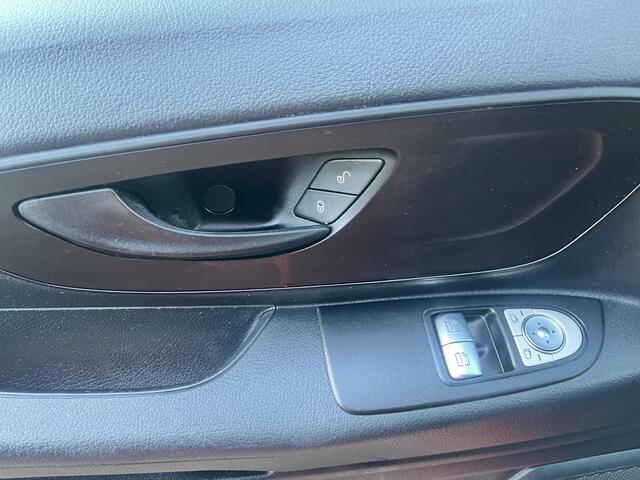 Mercedes-Benz VITO Tourer 114 BlueTEC XL BTW VRIJ!! MARGE 8-Persoons Airco Cruise controle Trekhaak 200kg trekgewicht Euro 6 Taxi Groeps vervoer Personenbus Combi Kombi Tourer