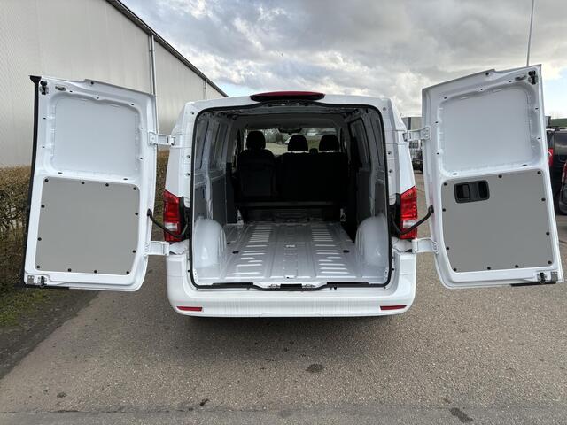Mercedes-Benz VITO eVito 112 L2 60 kWh Mercedes-Benz eVito eVito 112 L2 66 kWh
