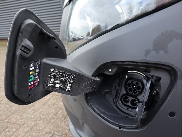 Mercedes-Benz VITO eVito 112 66 kWh AC+DC Snelladen SoH 97,6 % L2 Lang - Apple Carplay - Betimmerd