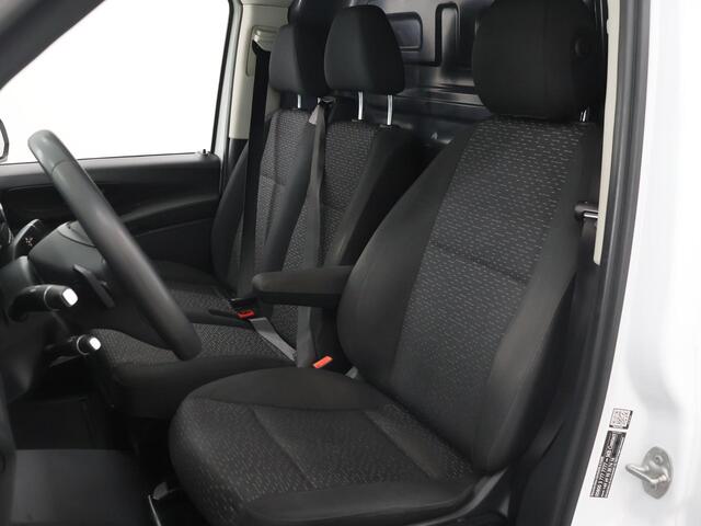 Mercedes-Benz VITO 116 CDI XL L3 | Airco | Parkeersensoren | Navigatie | Carplay | Cruisecontrol | Comfortstoel bestuurder en Bijrijdersbank | Raibevestigingssysteem Zijwand Laadruimte | Certified |