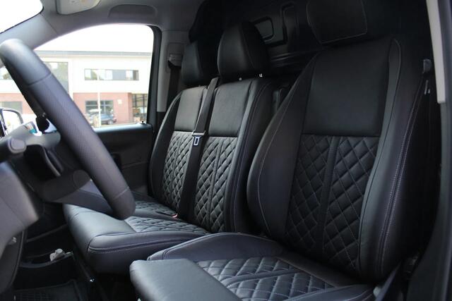 Mercedes-Benz VITO 163 PK L2 Automaat | BPM VRIJ | Multibeam LED | CarPlay | Camera | Dodehoek | MF Stuur | DAB | Climate control | 3-Zitter | Lederen bekleding | AV Edition